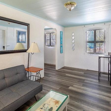 Bungalow 1 Minute From The Beach Suite #3 엥글우드 외부 사진