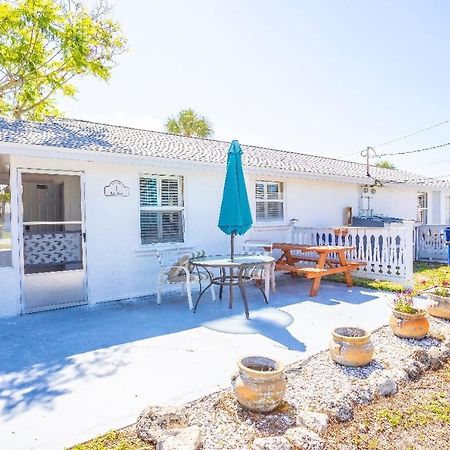 Bungalow 1 Minute From The Beach Suite #3 엥글우드 외부 사진