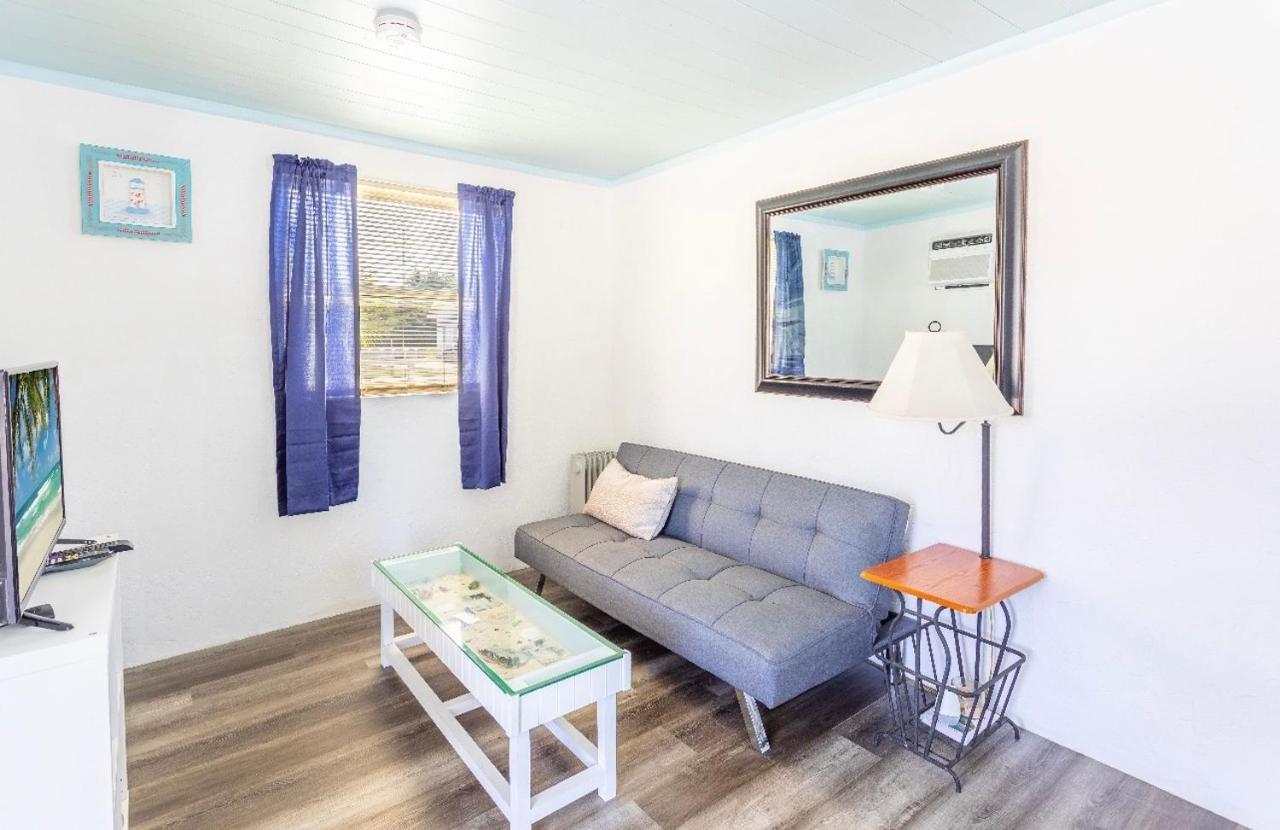 Bungalow 1 Minute From The Beach Suite #3 엥글우드 외부 사진
