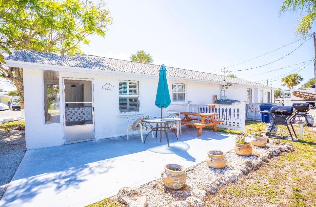 Bungalow 1 Minute From The Beach Suite #3 엥글우드 외부 사진
